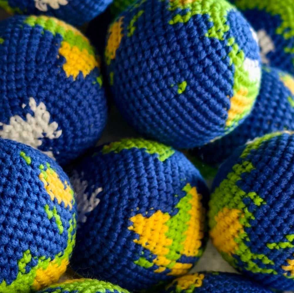 Blue Marble Earth Keychain – Hand-Crocheted Globe Charm for Bags & Backpacks